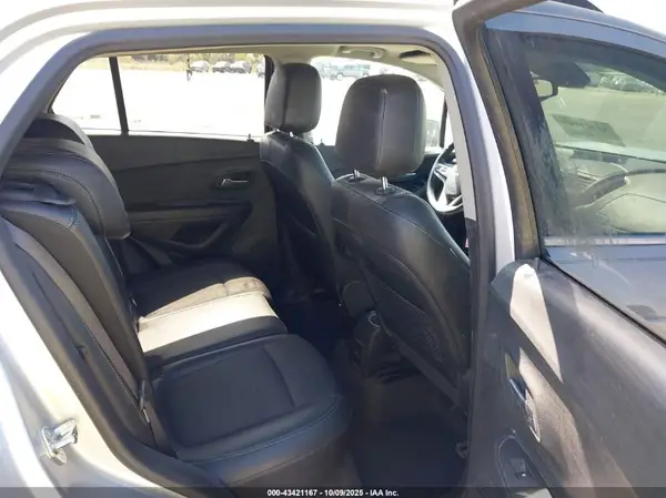 KL7CJLSB3GB604468 2016 CHEVROLET TRAX - Image 8