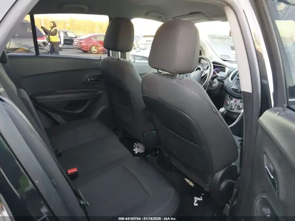 KL7CJLSB3GB658577 2016 CHEVROLET TRAX - Image 8