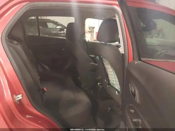 KL7CJLSB3GB678392 2016 CHEVROLET TRAX - Image 8