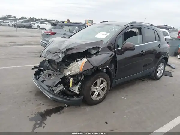 KL7CJLSB3GB689036 2016 CHEVROLET TRAX - Image 2