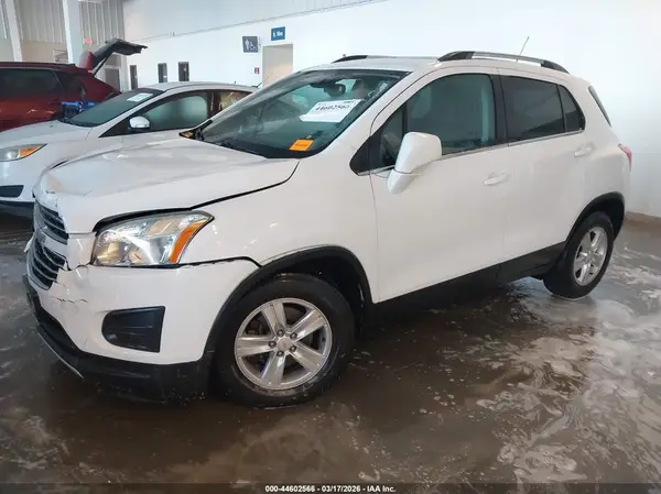 KL7CJLSB3GB751566 2016 CHEVROLET TRAX - Image 2