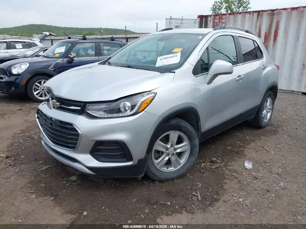 KL7CJLSB3HB085536 2017 CHEVROLET TRAX - Image 2