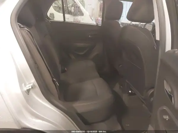 KL7CJLSB3HB087853 2017 CHEVROLET TRAX - Image 8