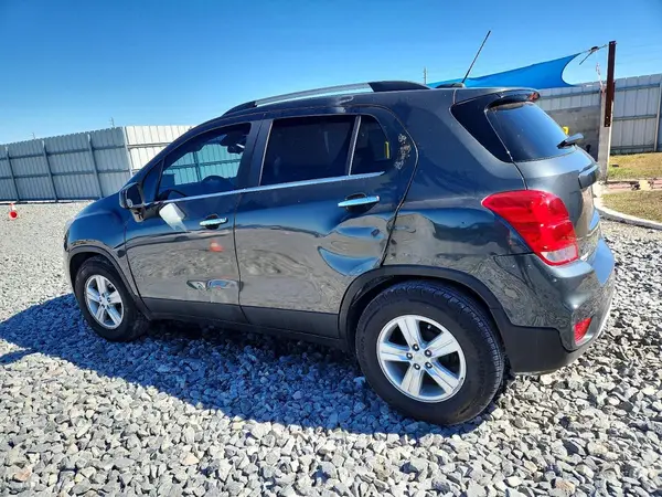 KL7CJLSB3HB121466 2017 CHEVROLET TRAX - Image 2