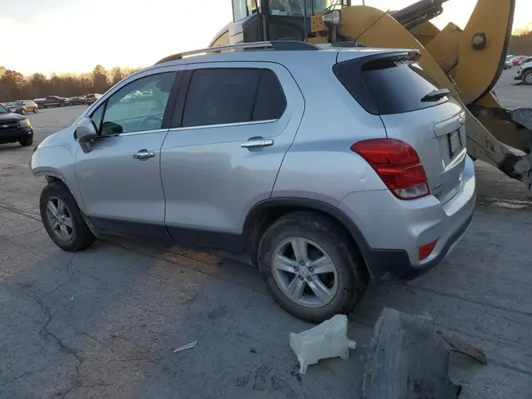 KL7CJLSB3HB158310 2017 CHEVROLET TRAX - Image 2