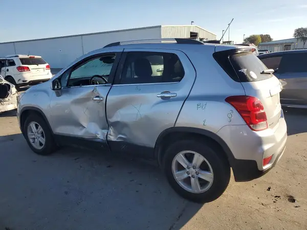 KL7CJLSB3HB194773 2017 CHEVROLET TRAX - Image 2