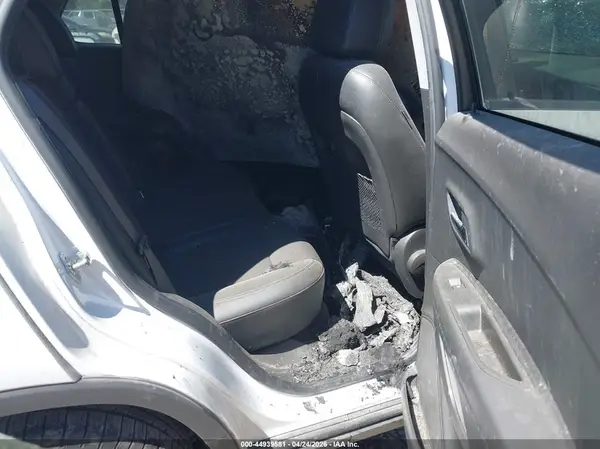 KL7CJLSB3HB197625 2017 CHEVROLET TRAX - Image 8