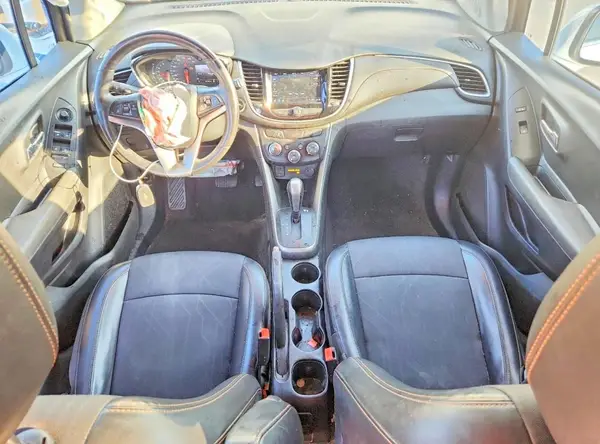 KL7CJLSB3JB519136 2018 CHEVROLET TRAX - Image 8