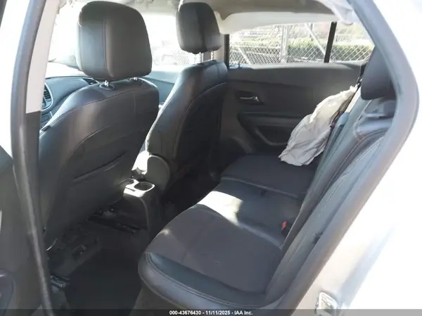 KL7CJLSB3JB571916 2018 CHEVROLET TRAX - Image 8