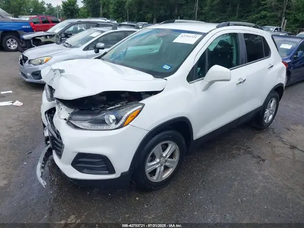 KL7CJLSB3JB597447 2018 CHEVROLET TRAX - Image 2