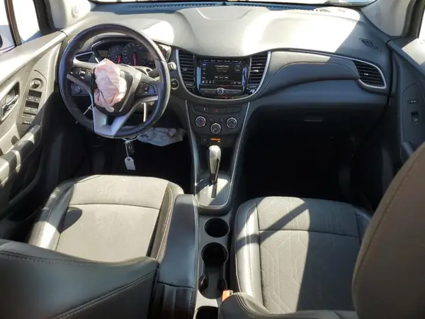 KL7CJLSB3JB632519 2018 CHEVROLET TRAX - Image 8