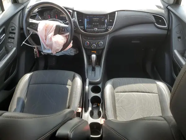 KL7CJLSB3JB633699 2018 CHEVROLET TRAX - Image 8