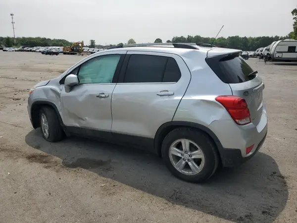 KL7CJLSB3JB637364 2018 CHEVROLET TRAX - Image 2