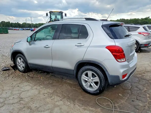 KL7CJLSB3JB644329 2018 CHEVROLET TRAX - Image 2