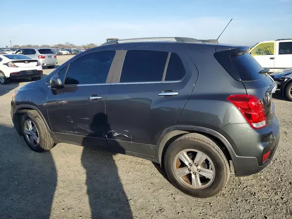 KL7CJLSB3JB646856 2018 CHEVROLET TRAX - Image 2