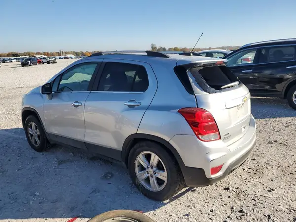 KL7CJLSB3JB674169 2018 CHEVROLET TRAX - Image 2