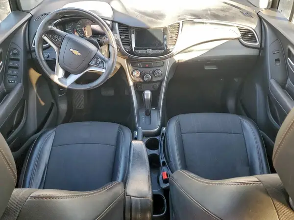 KL7CJLSB3JB675824 2018 CHEVROLET TRAX - Image 8