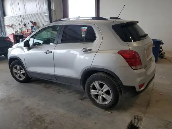 KL7CJLSB3JB676178 2018 CHEVROLET TRAX - Image 2