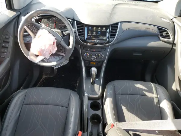 KL7CJLSB3JB676178 2018 CHEVROLET TRAX - Image 8