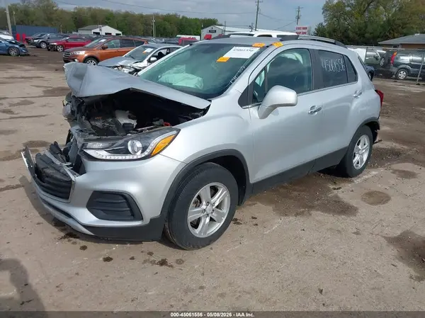KL7CJLSB3JB679064 2018 CHEVROLET TRAX - Image 2