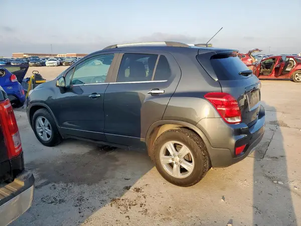 KL7CJLSB3JB680408 2018 CHEVROLET TRAX - Image 2