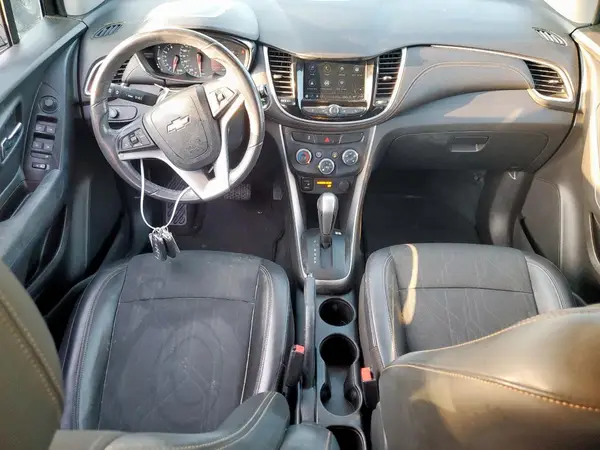KL7CJLSB3JB680408 2018 CHEVROLET TRAX - Image 8