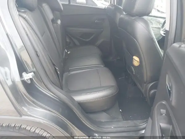 KL7CJLSB3JB707459 2018 CHEVROLET TRAX - Image 8