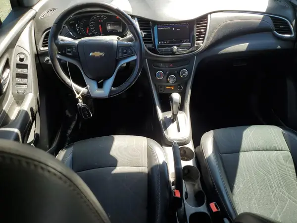 KL7CJLSB3JB719532 2018 CHEVROLET TRAX - Image 8
