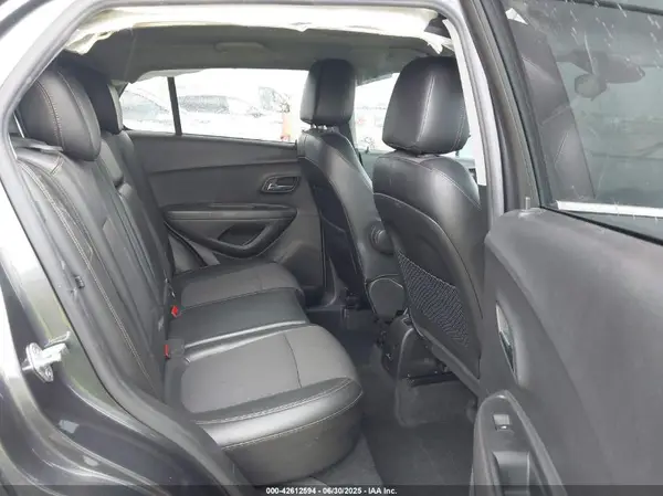KL7CJLSB3JB720664 2018 CHEVROLET TRAX - Image 8