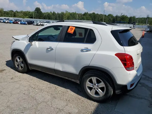 KL7CJLSB3JB727825 2018 CHEVROLET TRAX - Image 2
