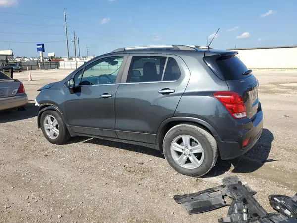 KL7CJLSB3JB728733 2018 CHEVROLET TRAX - Image 2