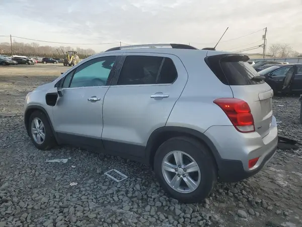 KL7CJLSB3KB719631 2019 CHEVROLET TRAX - Image 2
