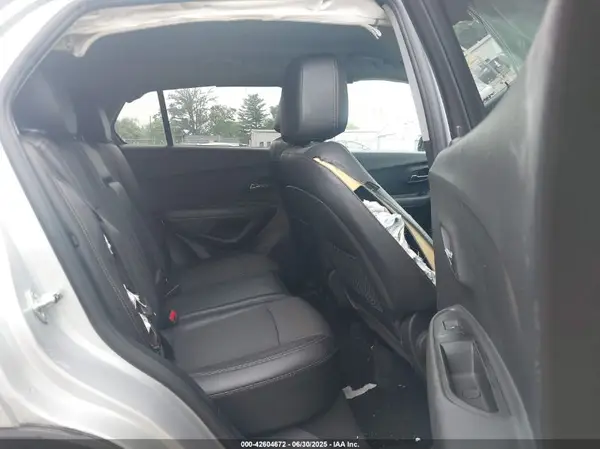 KL7CJLSB3KB719676 2019 CHEVROLET TRAX - Image 8