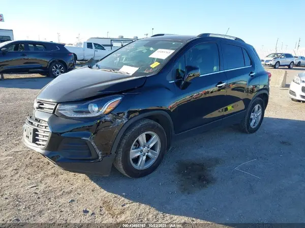 KL7CJLSB3KB811029 2019 CHEVROLET TRAX - Image 2