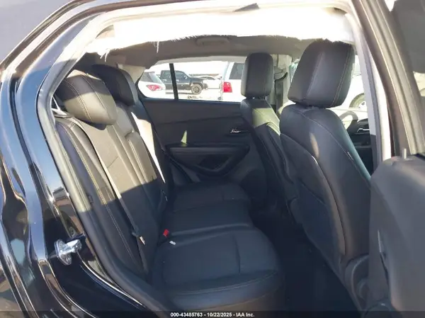 KL7CJLSB3KB811029 2019 CHEVROLET TRAX - Image 8