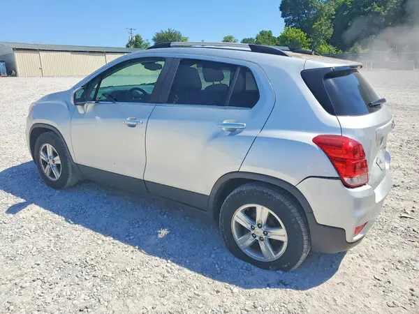 KL7CJLSB3KB813962 2019 CHEVROLET TRAX - Image 2