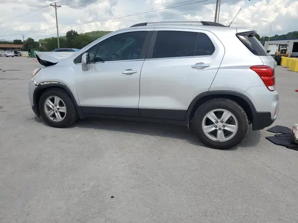 KL7CJLSB3KB815677 2019 CHEVROLET TRAX - Image 2