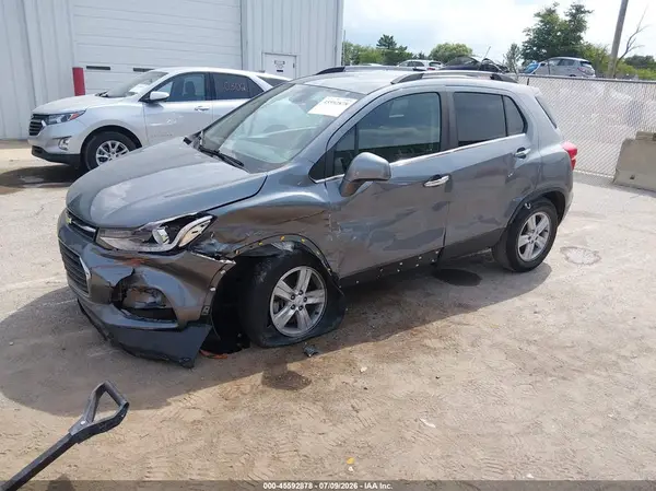 KL7CJLSB3KB823925 2019 CHEVROLET TRAX - Image 2