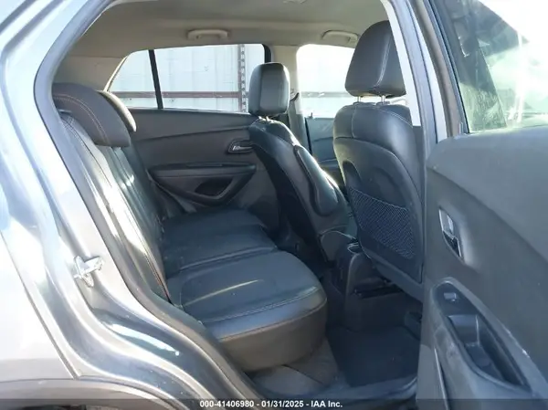 KL7CJLSB3KB826307 2019 CHEVROLET TRAX - Image 8