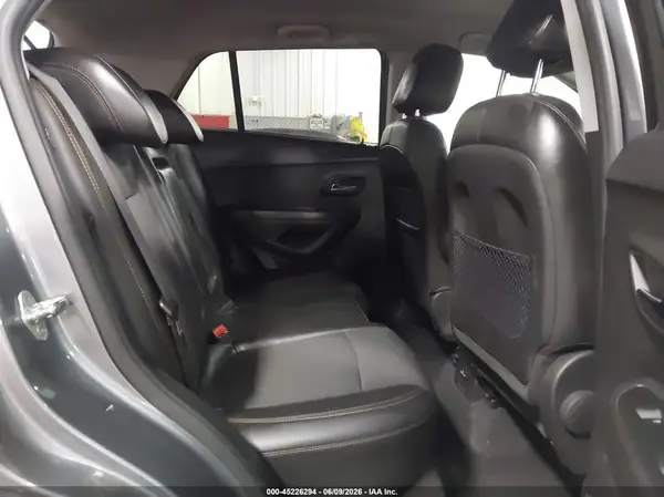 KL7CJLSB3KB847660 2019 CHEVROLET TRAX - Image 8