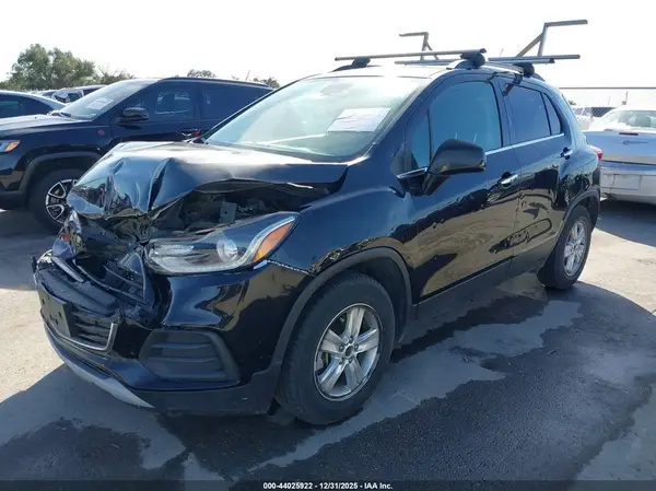KL7CJLSB3KB860408 2019 CHEVROLET TRAX - Image 2