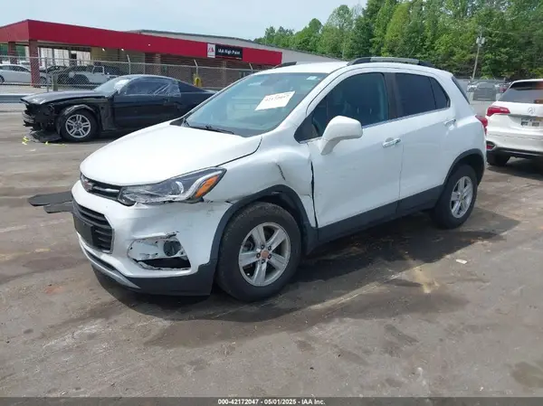 KL7CJLSB3KB873868 2019 CHEVROLET TRAX - Image 2