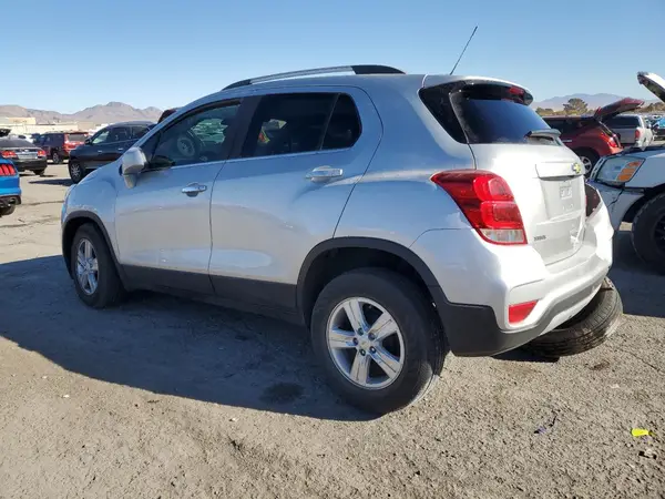 KL7CJLSB3KB893585 2019 CHEVROLET TRAX - Image 2