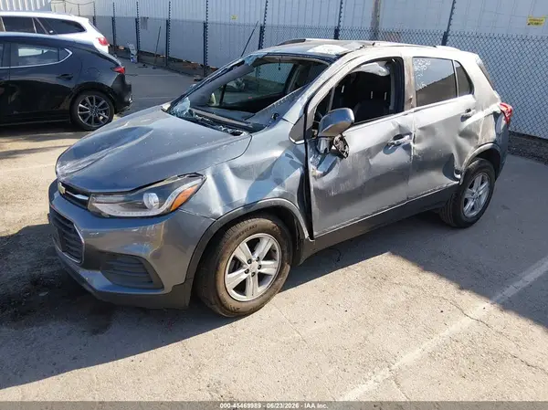 KL7CJLSB3KB900731 2019 CHEVROLET TRAX - Image 2