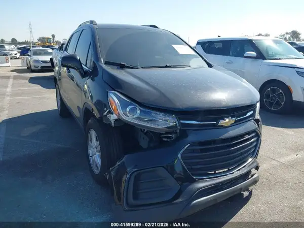 KL7CJLSB3KB904536 2019 CHEVROLET TRAX - Image 1