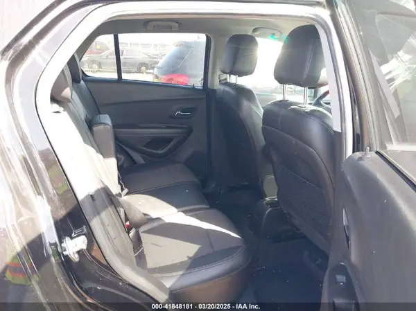 KL7CJLSB3KB904584 2019 CHEVROLET TRAX - Image 8