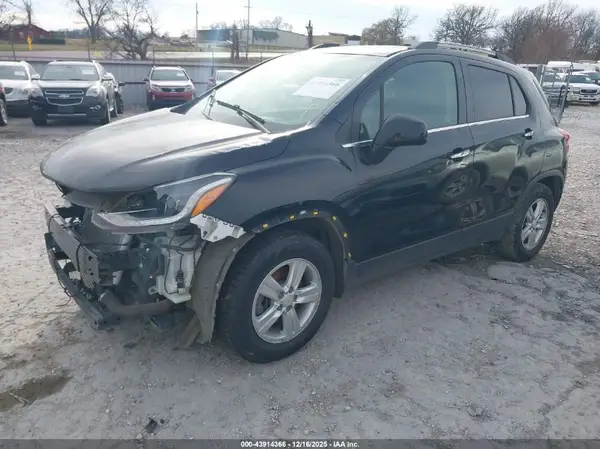 KL7CJLSB3KB906870 2019 CHEVROLET TRAX - Image 2