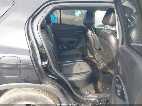 KL7CJLSB3KB906870 2019 CHEVROLET TRAX - Image 8