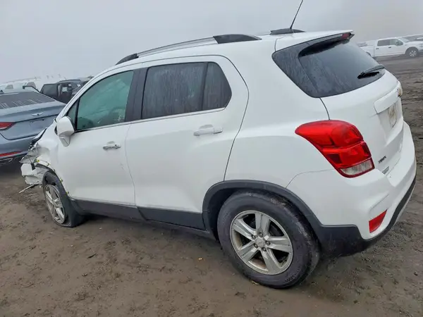 KL7CJLSB3KB907565 2019 CHEVROLET TRAX - Image 2