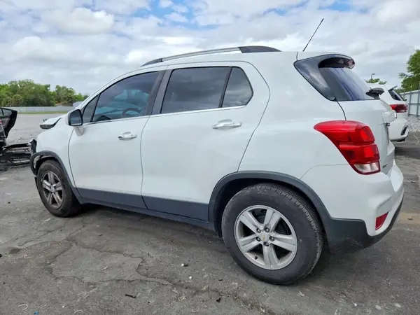 KL7CJLSB3KB909865 2019 CHEVROLET TRAX - Image 2